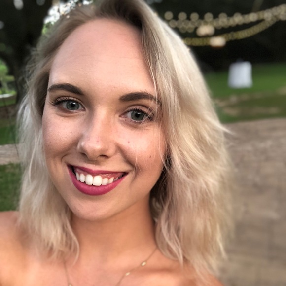 Meet your Posher, Jessica - Picture 6 of 6